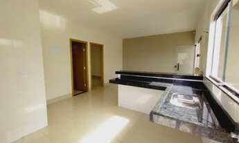 Imagem 6: Casa de Esquina de 2/4 (1 suíte) com Quintal Grande no Jd Botânico, Apenas 15 mil de Ent