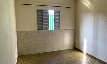 Imagem 2: CASA COM 2 DORMITÓRIOS E ÓTIMA LOCALIZAÇÃO DISPONÍVEL PARA LOCAÇÃO DEFINITIVA