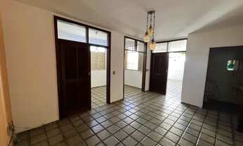 Imagem 3: Casa em Itapuã Casa com 3 dormitórios