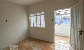 Imagem 2: Casa para Aluguel - Bar dos Cavaleiros, 1 Quarto, 50 m2