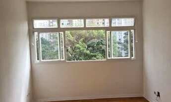 Imagem 2: Apto todo reformado sendo 2:dorm uma suíte, lavabo ,armários novos ,excelente local a 3 qu