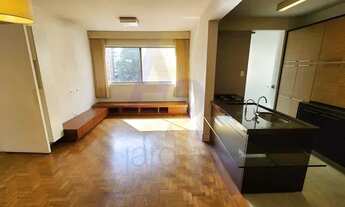 Imagem 2: Apartamento reformado com 2 dormitórios e 1 vaga em ótima localização no Paraíso