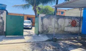 Imagem 2: Casa enorme com quintal enorme