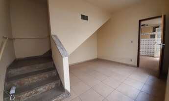 Imagem 2: Cód.: 815 - Apartamento 3 Andares, com 3 Quartos (1 Suíte), Terraço e 1 Vaga de Garagem, à