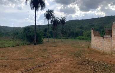 Imagem 2: Sitio 7.000 m², 2 casas, área externa com paiol, pomar, terreno fértil, margem rio cipó
