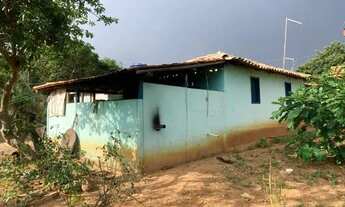 Imagem 6: Sitio 7.000 m², 2 casas, área externa com paiol, pomar, terreno fértil, margem rio cipó