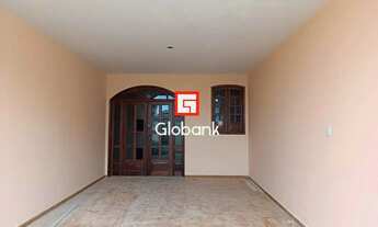 Imagem 3: Casa em Montes Claros, no bairro Santa Rita I, à venda