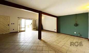 Imagem 2: Casa de 200m² - 4 dormitórios, 4 vagas no bairro Espírito Santo