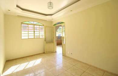 Imagem 4: Que tal uma ótima CASA com Piscina no Chácaras California??