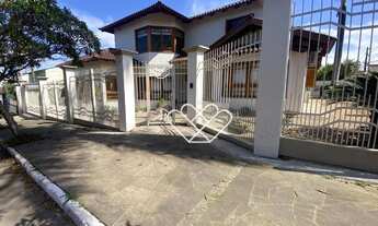 Imagem 3: Elegância e Conforto: Casa com Piscina e Churrasqueira no Centro de Gravataí!