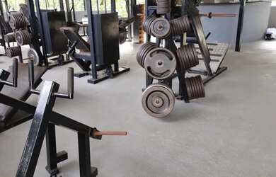 Imagem: Vendo Academia Old School Completa!!!