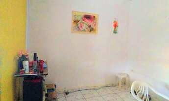 Imagem 7: Vendo casa com 4 quartos,sala de jantar, sala de estar,cozinha, varanda ampla toda murada