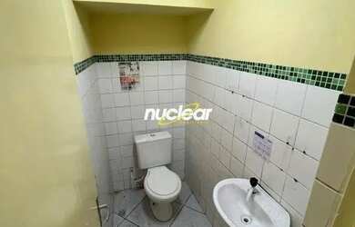 Imagem 6: Prédio comercial com 10 salas e 7 banheiros