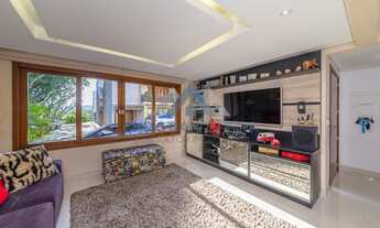 Imagem 3: Linda casa de condomínio com 241 m2 + pátio, finamente mobiliada. Infra completa c/piscina