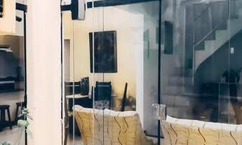 Imagem 3: Casa para venda tem 180 metros quadrados com 4 quartos no Grageru - Aracaju - SE