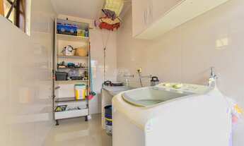 Imagem 4: Sobrado para venda tem 277 metros quadrados com 5 quartos em Atuba - Curitiba - PR