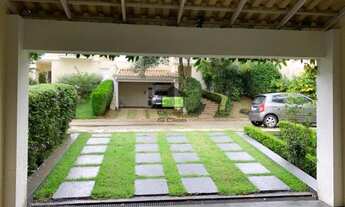 Imagem 2: Condomínio muito seguro e bem localizado, a poucos metros do Shopping Granja Viana. Inseri