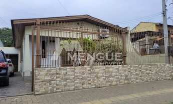 Imagem 4: Casa térrea à venda com 2 dormitórios e 5 vagas de garagem, em Porto Alegre no bairro Sar