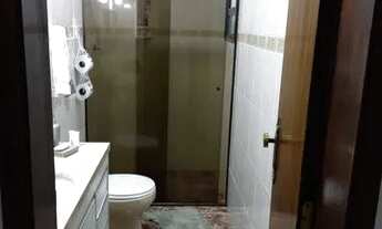 Imagem 3: Ap venda primeira quadra da praia do forte. 2 dorm espaçosos, cozinha grande e reformada!