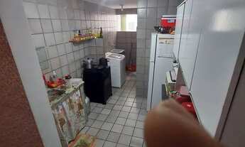 Imagem 6: Quarto em apartamento semi imobiliado