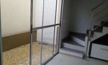 Imagem 2: ALUGO CASA DUPLEX NO CONDOMÍNIO DO PARQUE DAS LARANJEIRAS