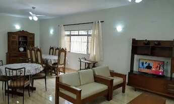 Imagem 2: Casa em Guarujá, 04 dormitórios, localizada a uma quadra da praia