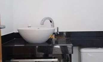 Imagem 3: Apartamento no quarto e último andar do prédio com elevador Não tem portaria