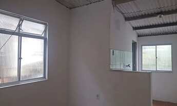 Imagem 2: Aluga-se casa 2/4, banheiro, sala e área de serviço na Ilha Amarela