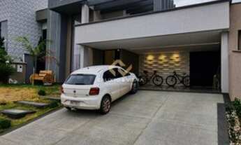 Imagem 3: Casa de condomínio para venda possui 200 metros quadrados com 3 quartos