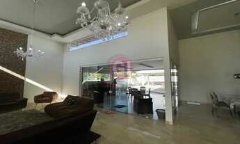 Imagem 6: Casa de condomínio térrea para aluguel possui 400 metros quadrados com 4 quartos