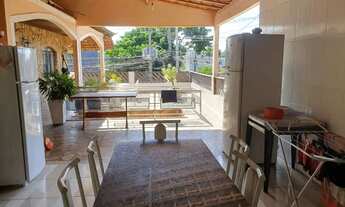 Imagem 4: CASA E 3 LOJAS Casa com 2 dormitórios