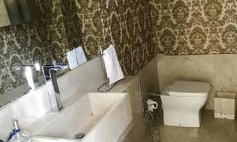 Imagem 6: Casa de condomínio Aldeia do Vale possui 495 metros quadrados com 4 suites