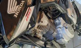 Imagem 4: Dou essa moto como entrada em uma casa