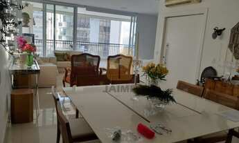 Imagem 5: Apartamento com varanda integrada às salas, rua arborizada, aréa nobre da Santa Cecília