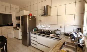 Imagem 4: Casa residencial disponível para venda no bairro São Jorge em Uberlândia-MG