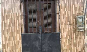 Imagem: Casa pequena com 2/4 pequenos, Cohatrac