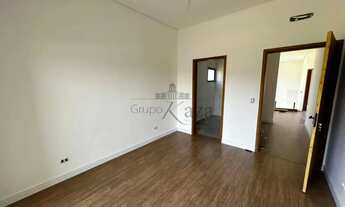 Imagem 5: Oportunidade - Casa em Condomínio - Jardim Panorama - Residencial Fogaça - 3 suítes - 250m