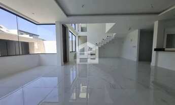 Imagem: Casa triplex com 4 quartos à venda no Recreio