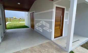 Imagem 4: EXELENTE CASA EM PASSO DE TORRES COM DOIS DORMITÓRIOS MAIS SUITE