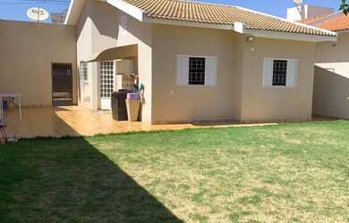 Imagem: Casa à venda em Rio Verde com espaço amplo