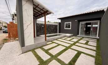 Imagem: Casa localizada a 100 metros da praia em