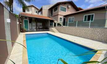 Imagem: Linda Casa com Piscina e 03 Dormitórios