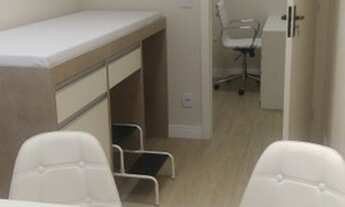 Imagem 6: Sala comercial mobiliada e decorada no Medplex Torre Norte/Saúde para venda - Porto Alegre