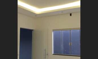 Imagem 2: Casa com 3 q 1 suíte, sanca, iluminação em led, pias escupidas, localização excelente, fin