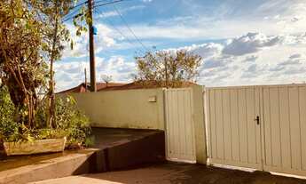 Imagem 3: CASA TERREA À VENDA, 4 QUARTOS, 2 BANHEIRO, SALA, COZINHA, EDÍCULA COM CHURRASQUEIRA E GAR