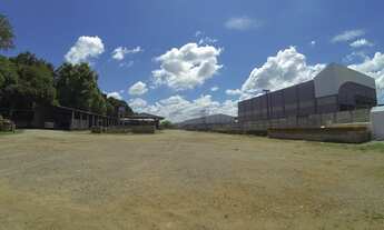 Imagem 6: Terreno ao lado da Renault