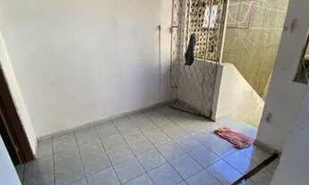 Imagem 3: Kit Net pra alugar 380 paga água e Luiz. ZAP