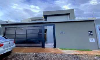 Imagem 1: Casa para venda possui 140 metros quadrados com 3 quartos, sendo 1 suíte, 3 banheiros