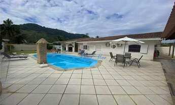 Imagem: Casa à venda na praia do Guaiuba, com 3