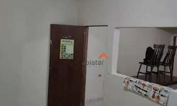 Imagem 2: Casa com 3 cômodos grandes, 1 quartos, 1 banheiro, lavanderia individual, aceita pet de pe